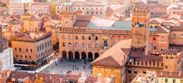 Italien: 3 Tage übers Wochenende in Bologna mit TOP Apartment & Flug nur 168€