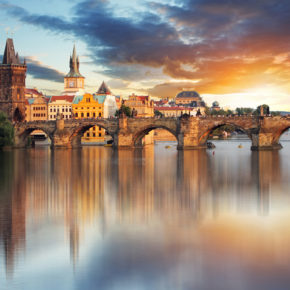 Prag Karlsbrücke Sonnenuntergang