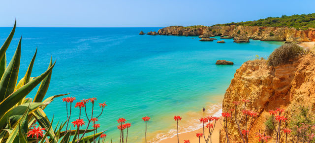 Traumurlaub an der Algarve: 6 Tage im guten 3* Hotel inkl. Frühstück & Flug nur 389€