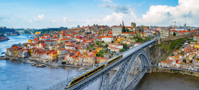 Traumhaftes Porto: 4 Tage Kurztrip mit zentraler Unterkunft & Flug NUR 181€