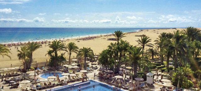 Familienurlaub Fuerteventura: 8 Tage im 3* RIU All Inclusive Hotel mit Flug & Transfer nur 432€