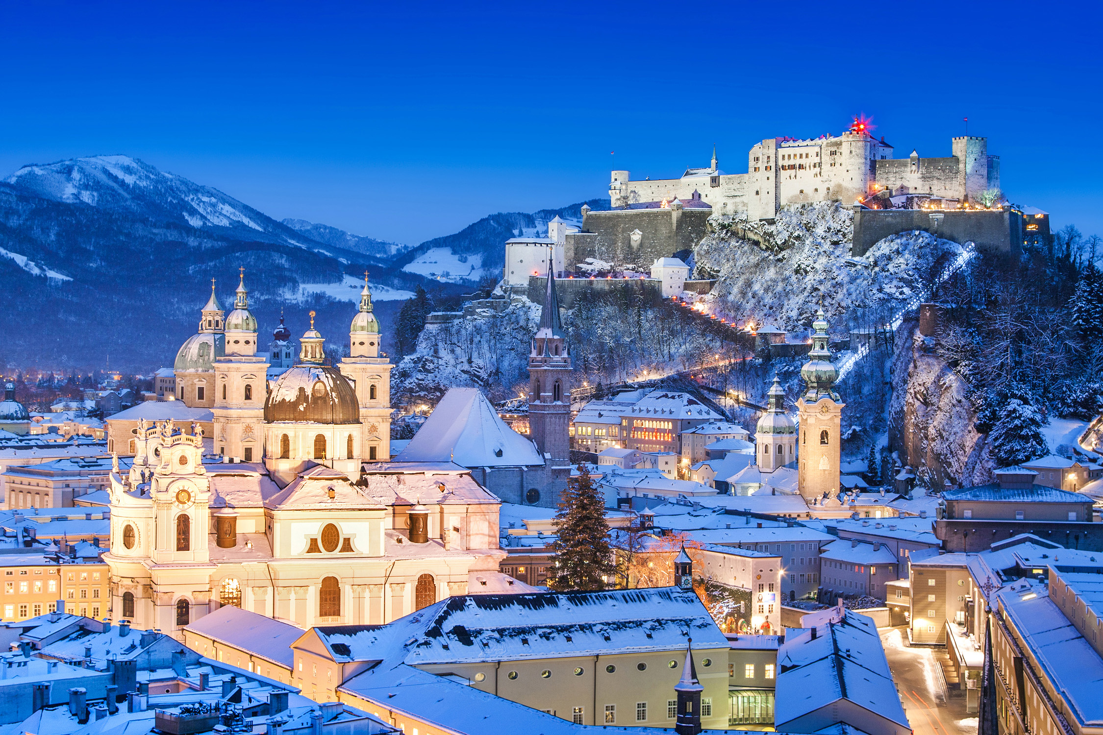 Salzburger Christkindlmarkt: 2 Tage im zentralen TOP 4 ...