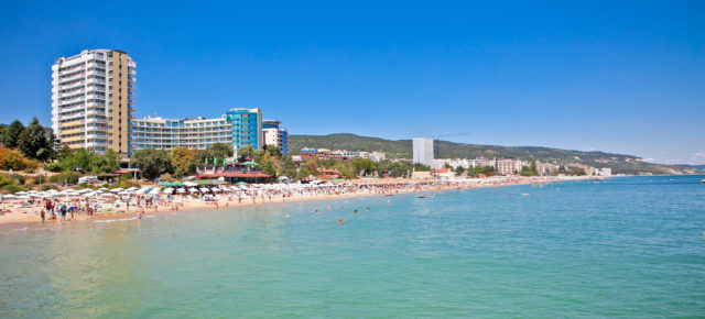 Entspannen am Goldstrand: 8 Tage im tollen 4* Aparthotel mit Frühstück & Flug nur 142€