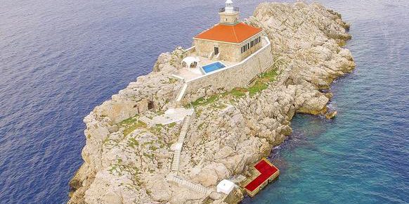 Allein, allein: 5 Tage Kroatien auf eigener Insel in Leuchtturm-Villa mit Pool ab 215€ p.P.