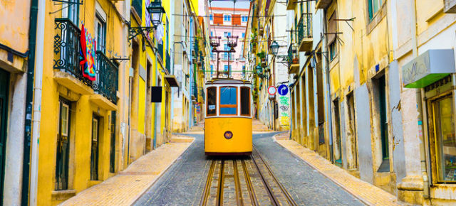 Lissabon Kurztrip mit Stil: 4 Tage mit TOP 3* Hotel inkl. Rooftop-Pool, Frühstück, Flug & Extras nur 290€