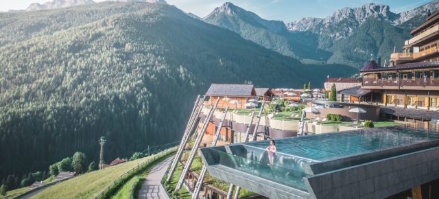 Wellness: 6 Tage in Südtirol im TOP 4.5* Hotel mit Frühstück & Sky-Pool nur 785€