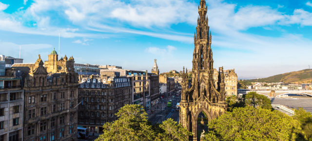 Städtetrip nach Schottland: 5 Tage Edinburgh im zentralen Travelodge Hotel mit Flug nur 175€