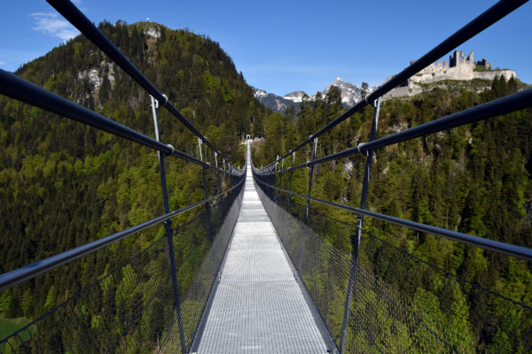 Österreich Reutte Hängebrücke Blick auf Brücke