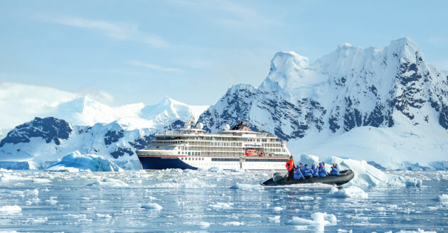 hanseatic schiff in der antarktis