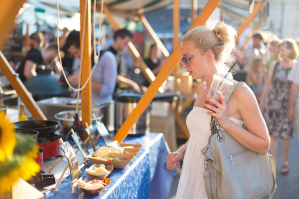 Slowenien Streedfood Festival Woman