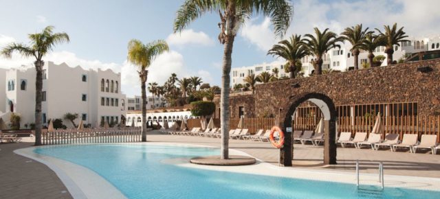 Fuerteventura: 6 Tage im 4* Hotel inkl. Halbpension, Flug & Transfer nur 747€