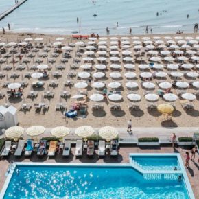 Italien: 4 Tage im TOP 4* Hotel mit direkter Strandlage inkl. Halbpension NUR 204€