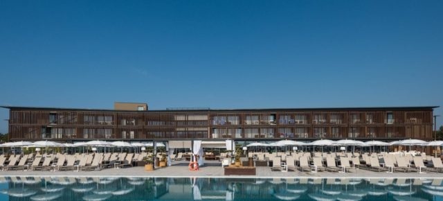 Urlaub an der italienischen Adria: 4 Tage Bibione im 4* Resort in Strandnähe mit Halbpension ab 325€