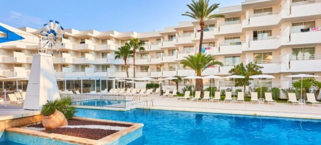 Sonne tanken auf Mallorca: 6 Tage im TOP 4* Hotel in Strandnähe mit Suite, Frühstück, Flug & Transfer um 408€