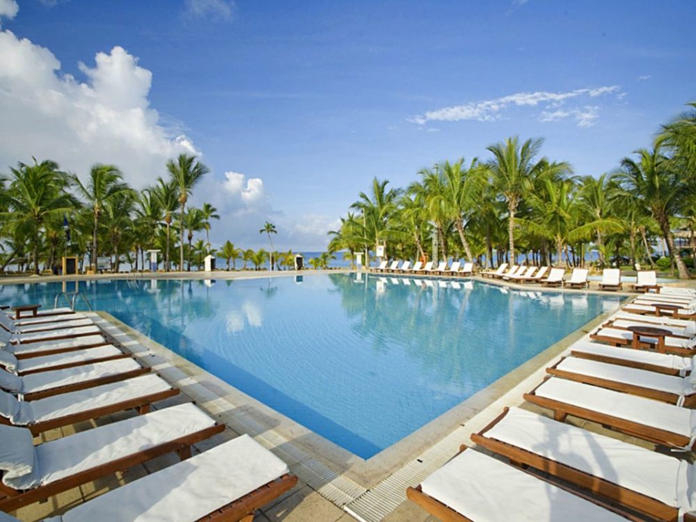 viva-wyndham-dominicus-palace-pool