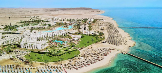 Last Minute Luxus in Ägypten: 7 Tage im ausgezeichneten 5* Hotel mit All Inclusive, Flug, Transfer & Zug nur 495€