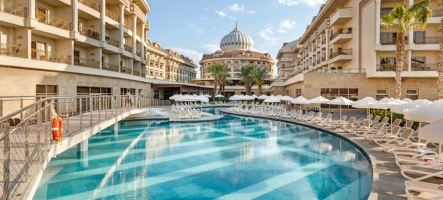 Luxus-Urlaub in der Türkei: 8 Tage im TOP 5* Resort mit All Inclusive, Flug & Transfer 989€