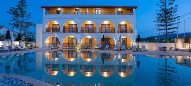 Zakynthos: 8 Tage Luxusurlaub im sehr guten 4* Boutique Hotel mit Frühstück, Flug & Transfer ab 582€