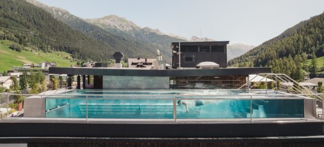 Rooftop Pool in Tirol: 3 Tage Österreich inkl. TOP 4* Wellnesshotel, Halbpension & vielen Extras ab 229€