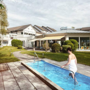 Wellness-Auszeit: 2 Tage am Wochenende ins TOP 4* Hotel in der Nähe vom Bodensee mit Frühstück ab 55€