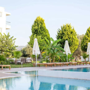 Rhodos Frühbucher: 7 Tage im TOP 3* Hotel mit Frühstück, Flug & Transfer nur 454€