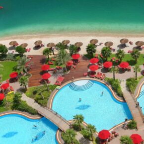 Black Week Kracher: 6 Tage Abu Dhabi im TOP 5* Hotel direkt am Strand mit Frühstück, Flug, Transfer & Zug ab 914€